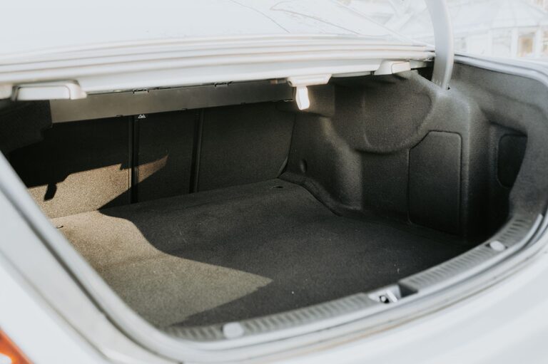 How to Keep Your Car Organized and Clean